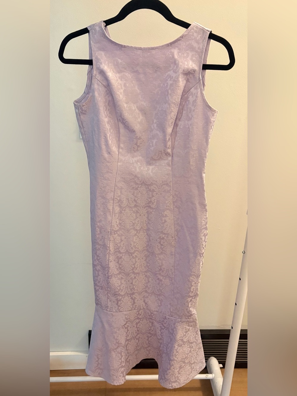 Sleeveless Lilac Jacquard Sheath Dress